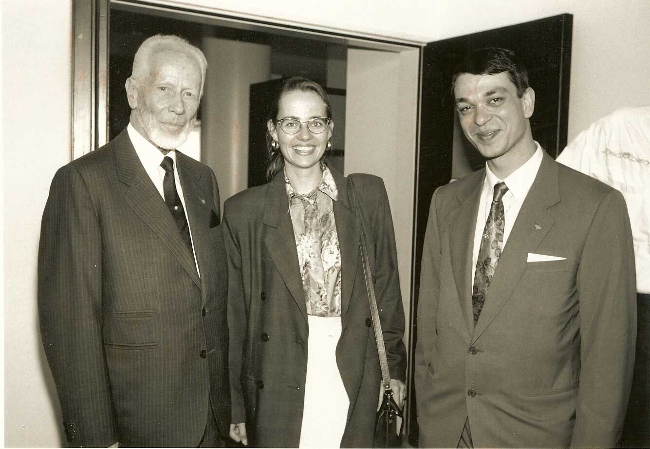 Photo noir et blanc, Ramon Cortes aux côtés du professeur Eduard Gübelin